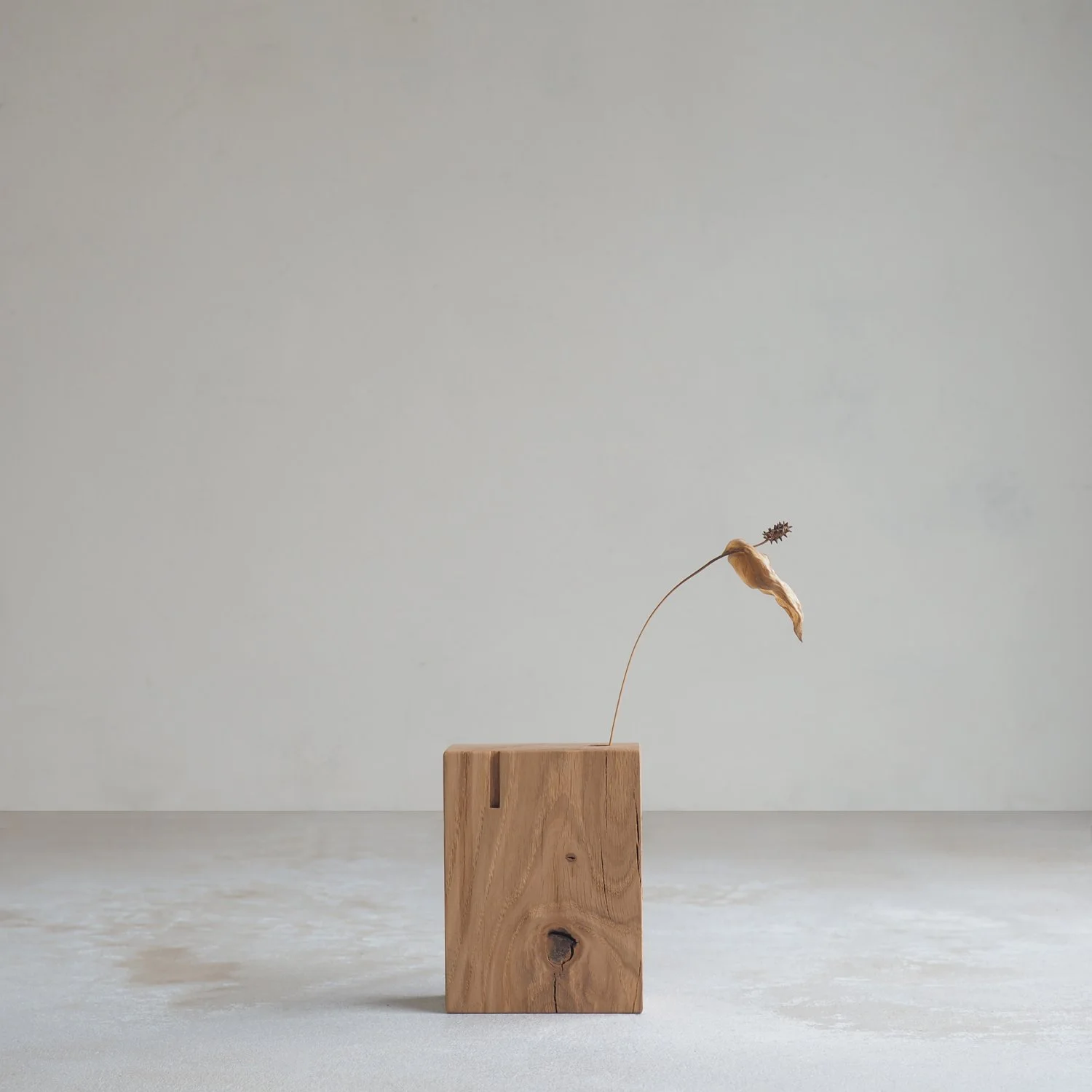 oak-ikebana-vase-14a-pachadesign.jpg