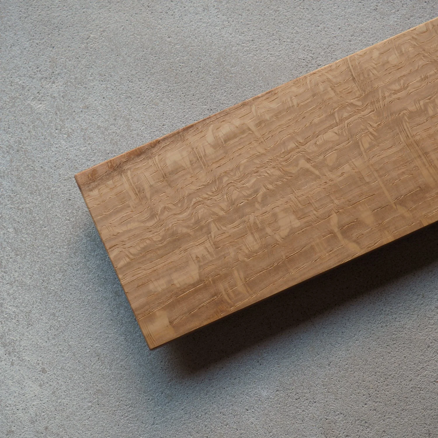 long-oak-tray-plinth-1d-pachadesign.jpg