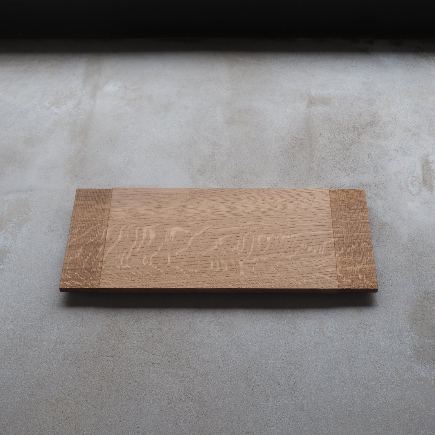 oak-tray-with-sawn-texture-2b-pachadesign.jpg