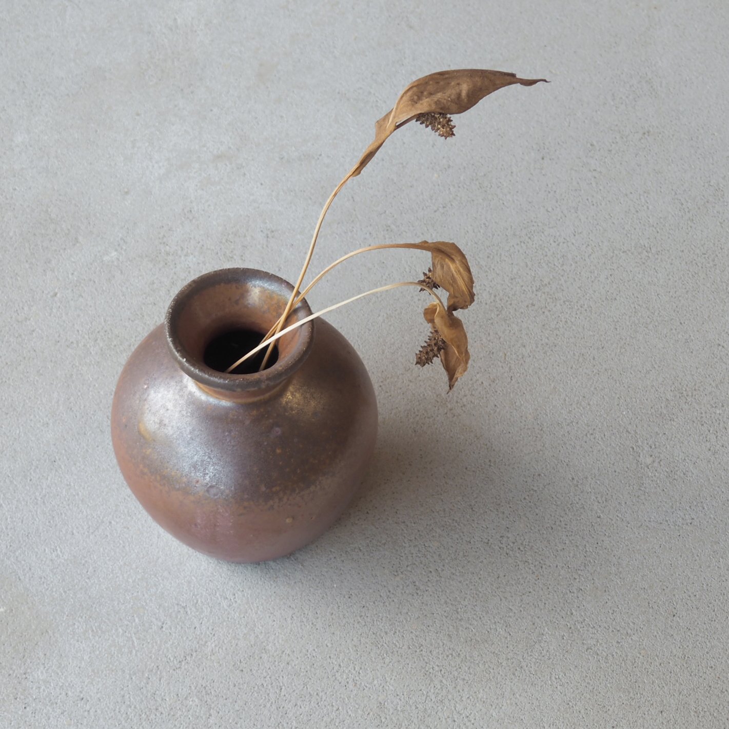 shino-vase-2d-pachadesign.jpg