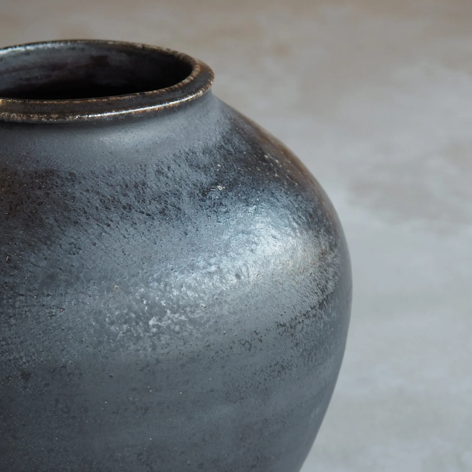 large-iron-wash-vase-1b-pachadesign.jpg