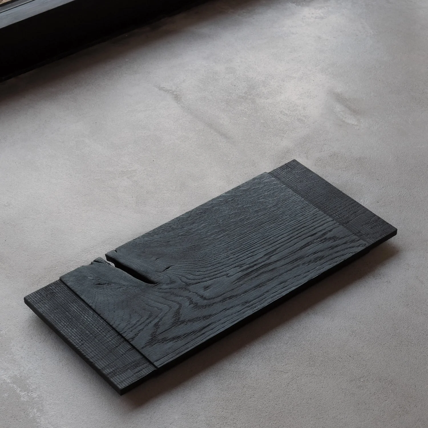 burnt-oak-tray-with-sawn-texture-1b-pachadesign.jpg