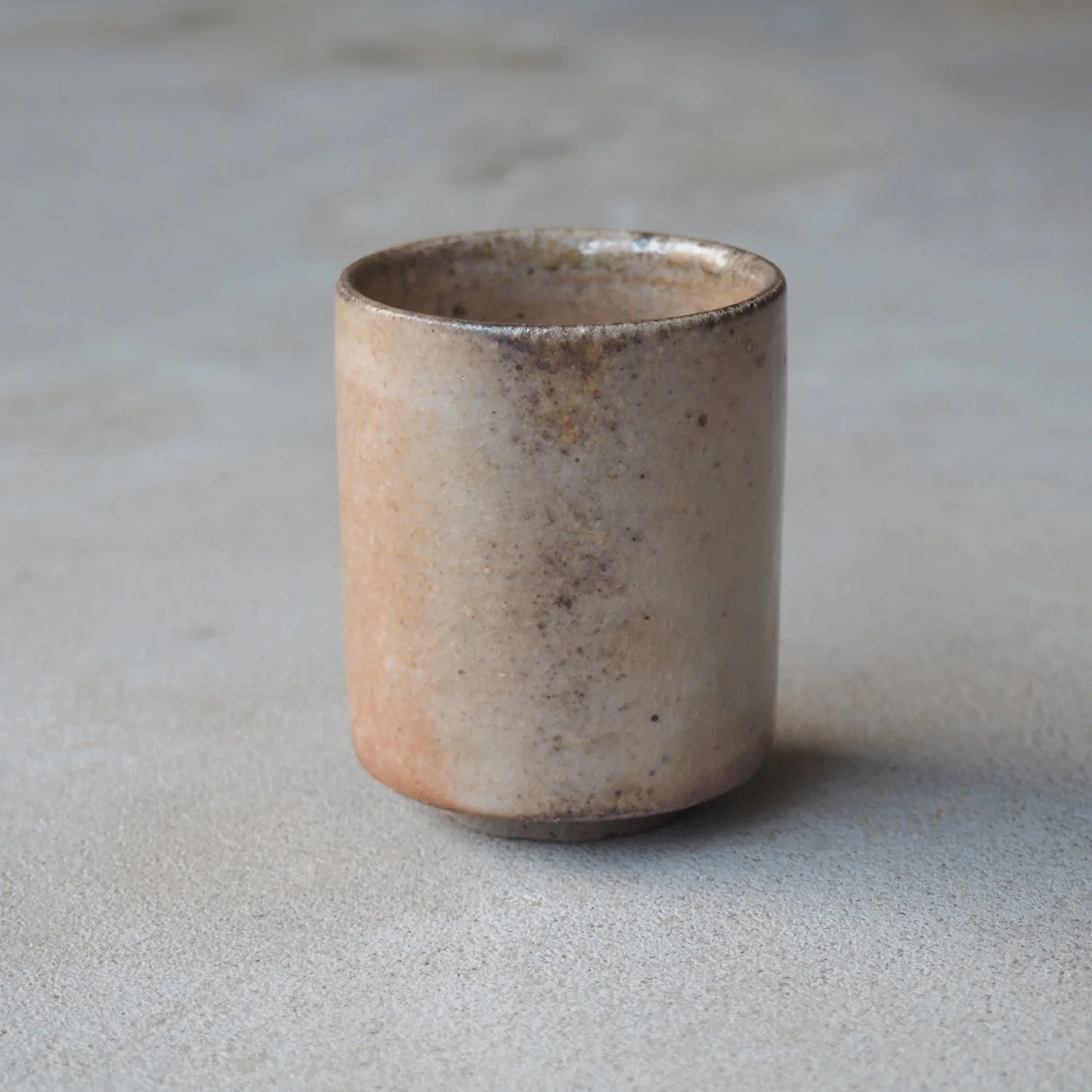 tall-shino-yunomi-1c-pachadesign.jpg
