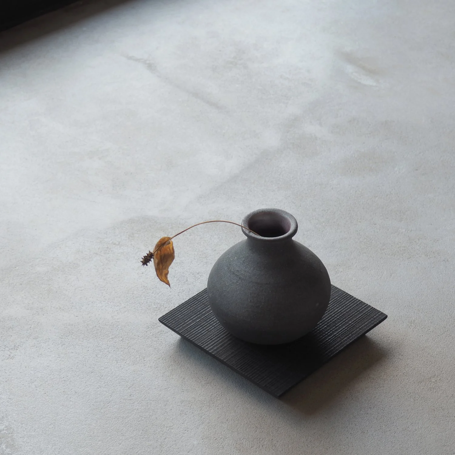 small-iron-wash-vase-1a-pachadesign.jpg