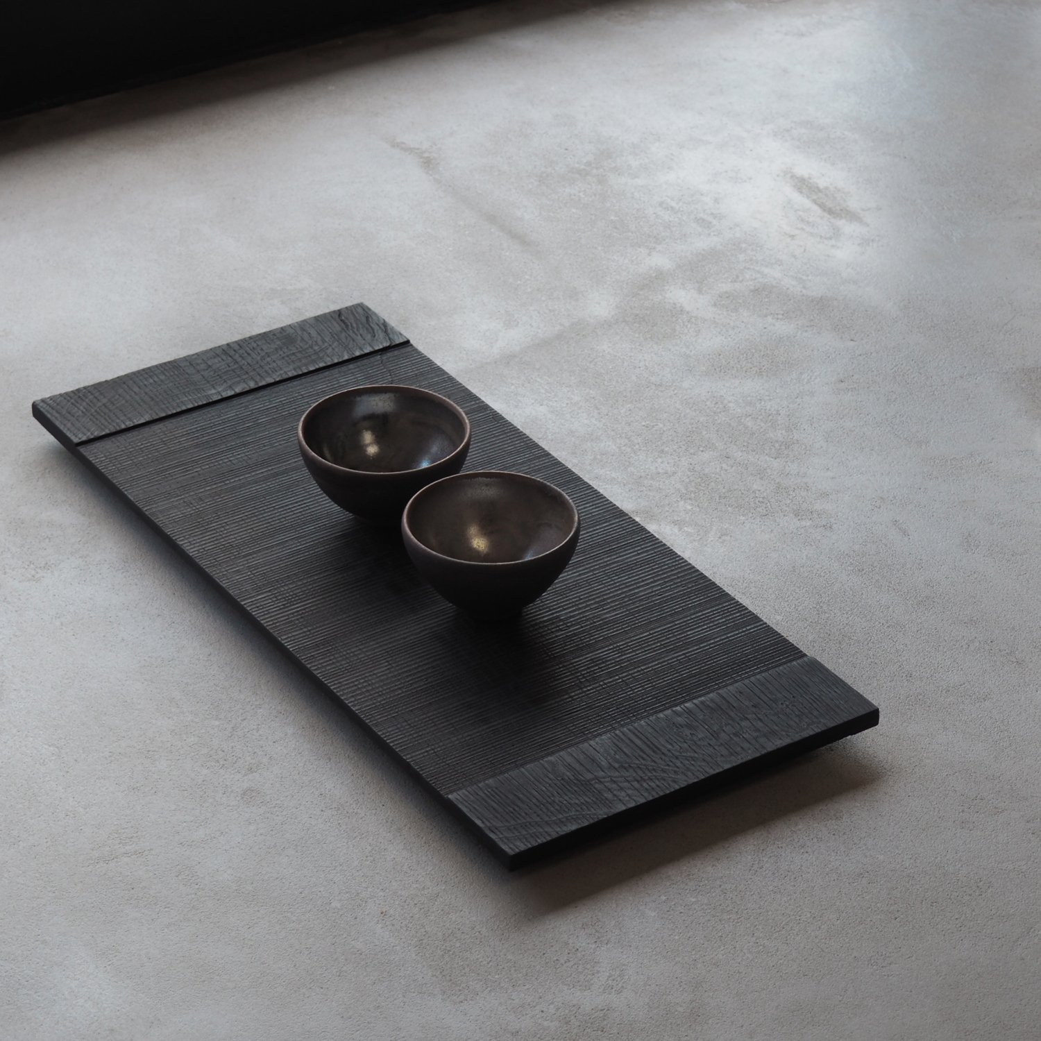 burnt oak tray with sawn texture 2