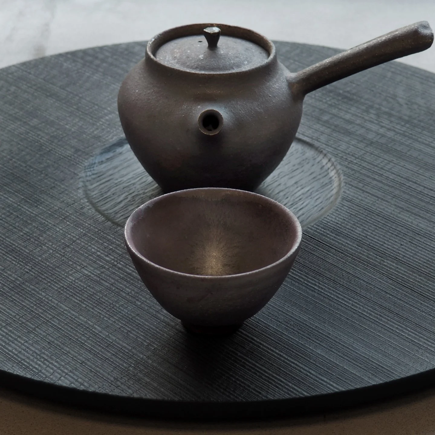 circular-burnt-oak-tray-inner-circle-1e-pachadesign.jpg