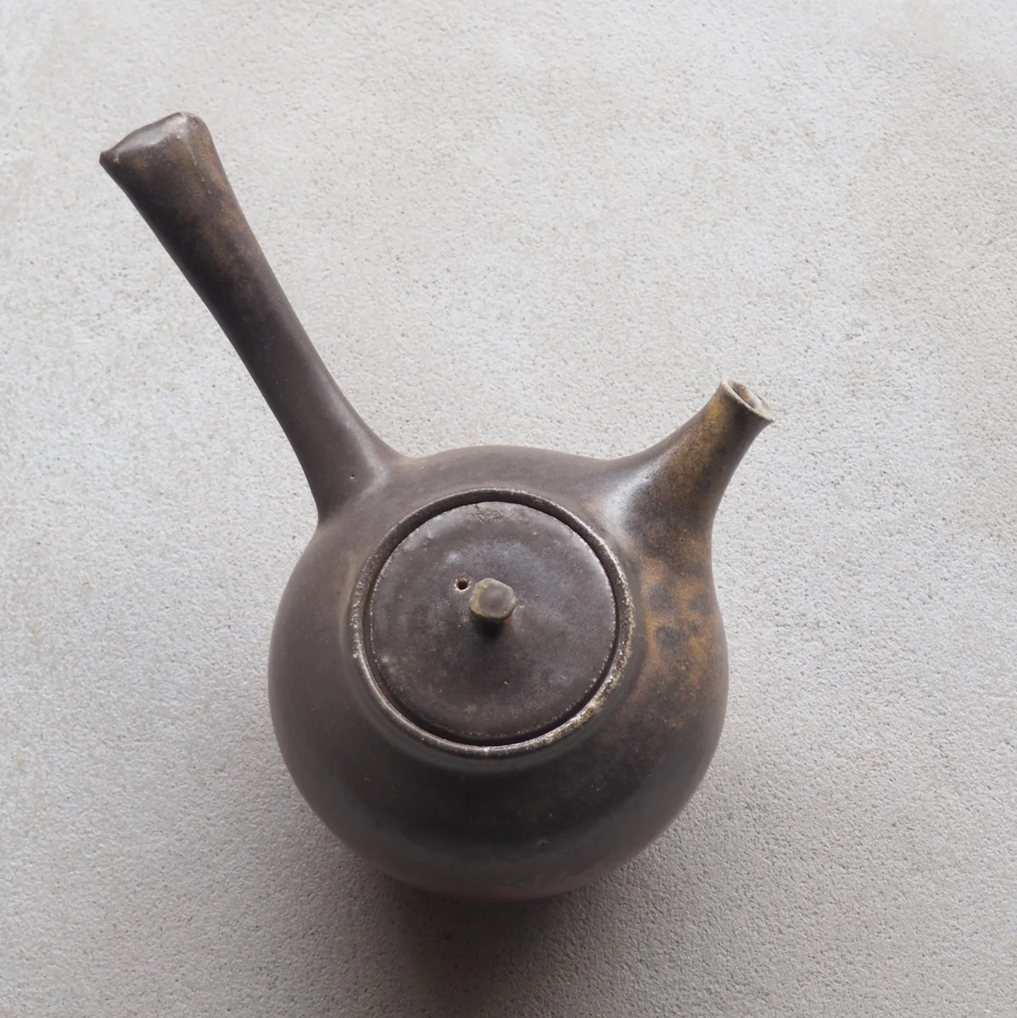 shino-kyusu-1c-pachadesign.jpg
