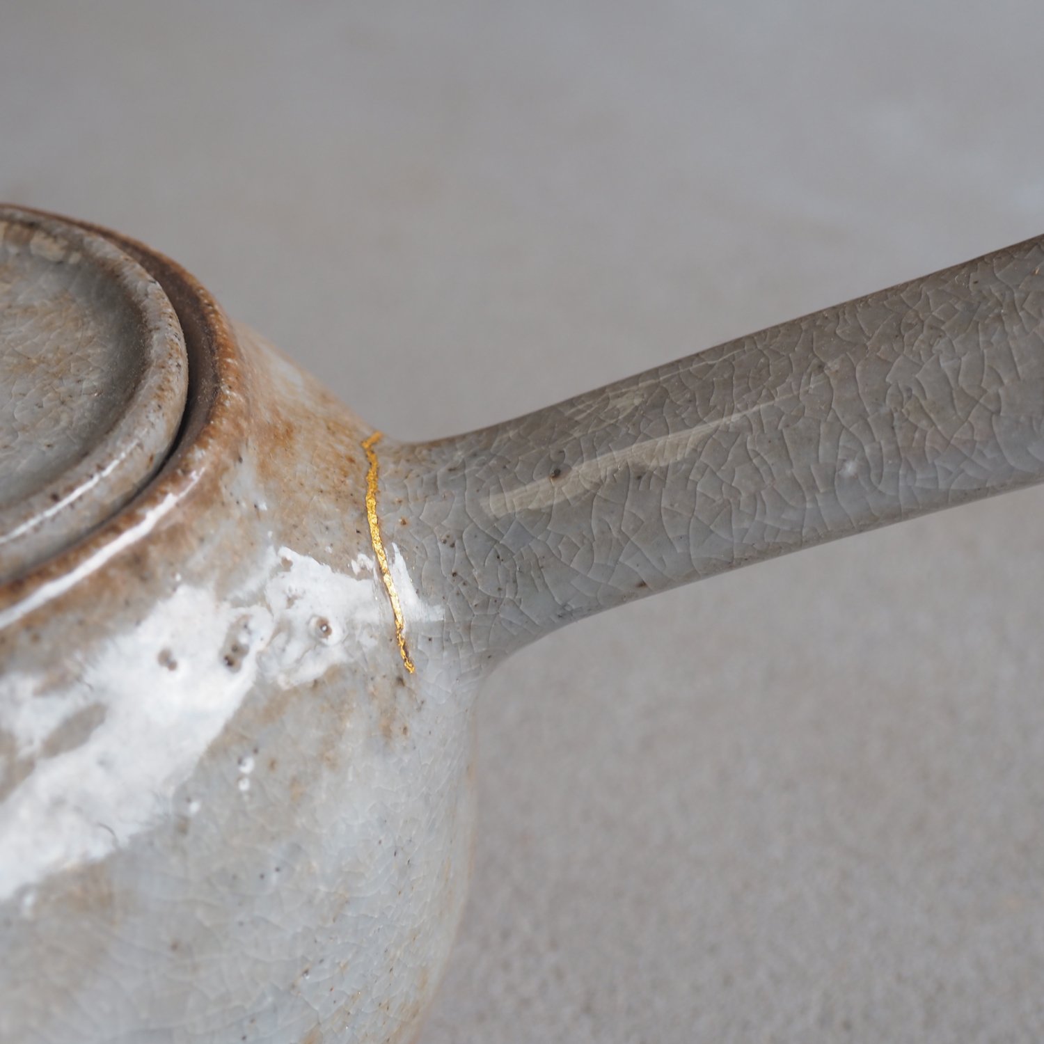 shino-teapot-popaliniandjezando-1c-pachadesign.jpg