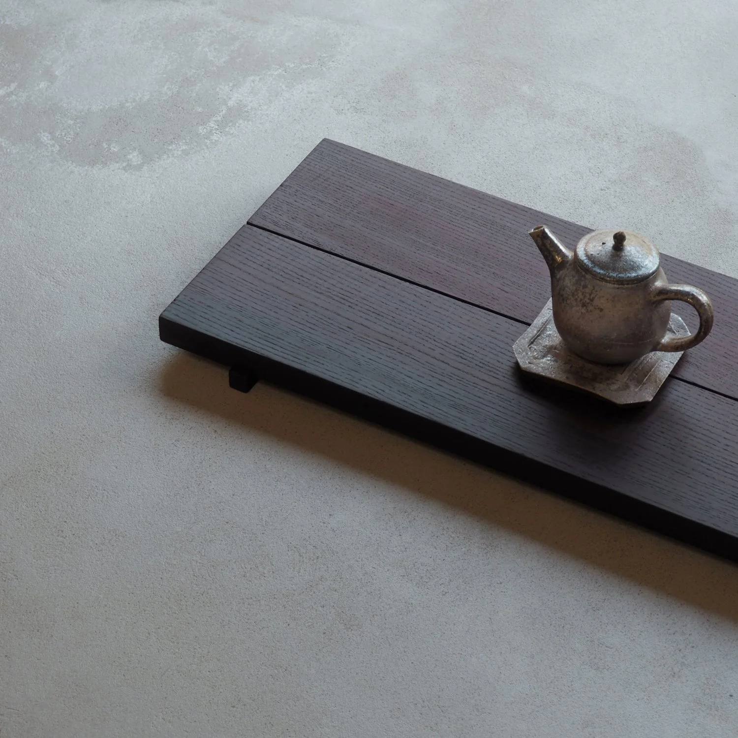 smoked-ash-low-tea-1c-pachadesign.jpg