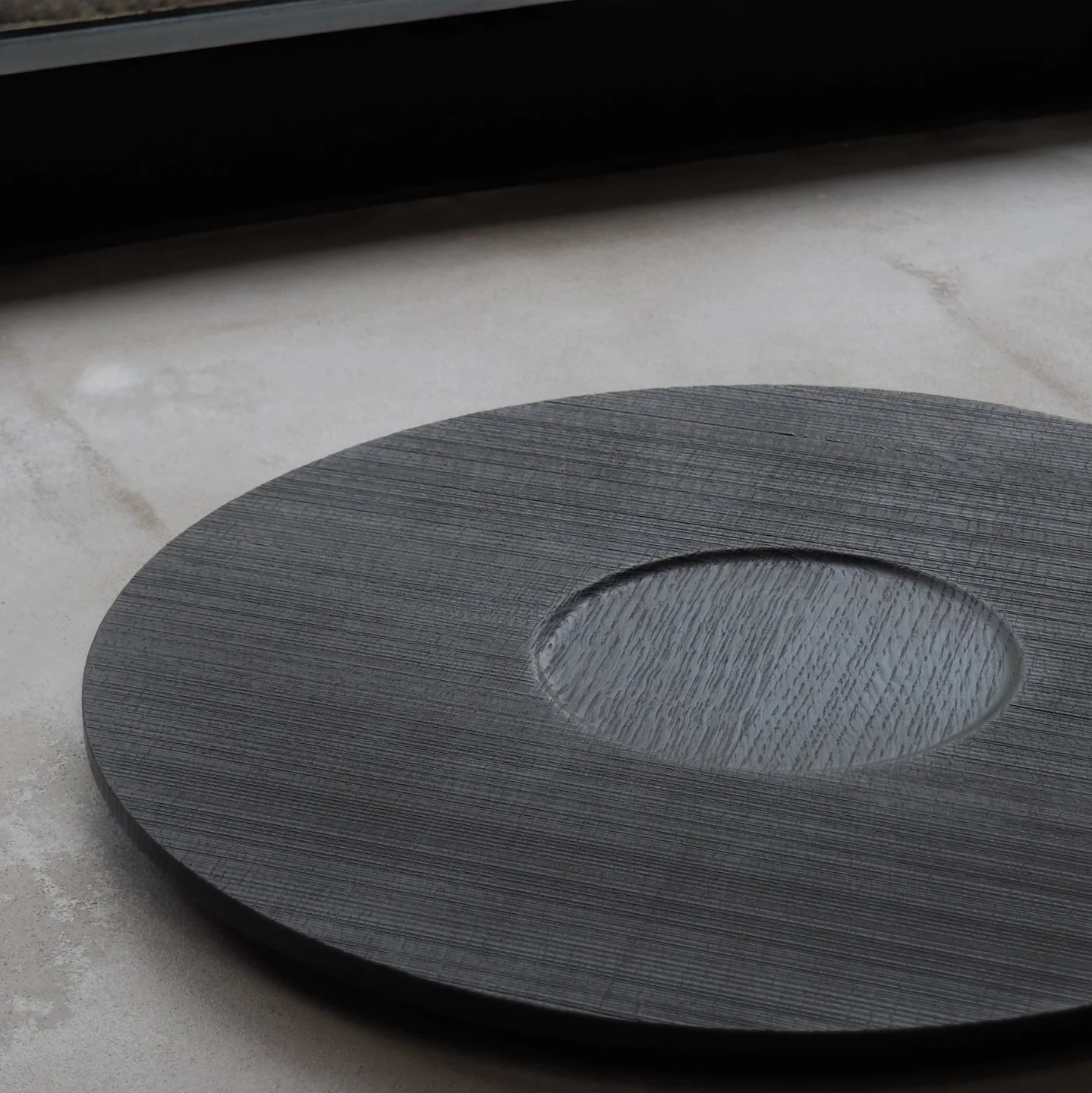 circular-burnt-oak-tray-inner-circle-1f-pachadesign.jpg
