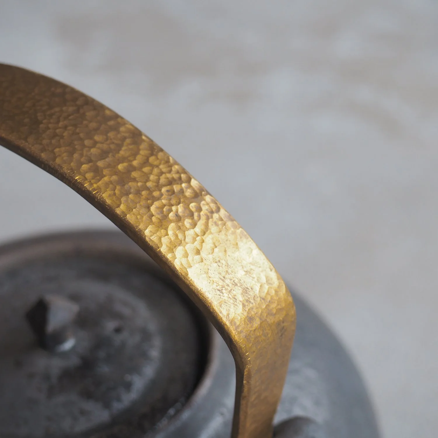 iron-wash-teapot-1c-popalini-jezando-pachadesign.jpg