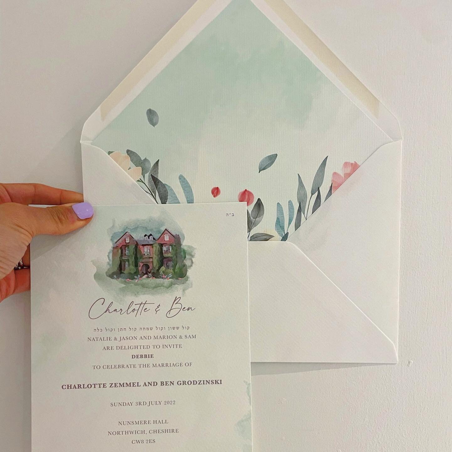 Envelope liners that give that extra finesse to your suite 😍😍😍
.
.
.
#envelopeliner #bespokestationery #weddingstationery #watercolourdesign #nunsmerehall #proudlyprinted #jewishwedding #weddingillustration #livandluc