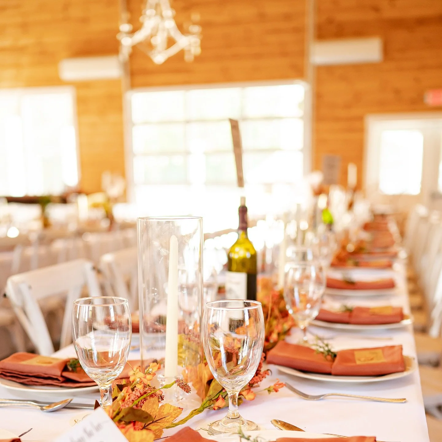 Experience the romance of autumn and say your vows at Loblolly Acres 🍂

Our enchanting farm and pumpkin patch set the stage for a wedding filled with rustic elegance and cozy charm. Imagine golden leaves, twinkling fairy lights, and the scent of fre