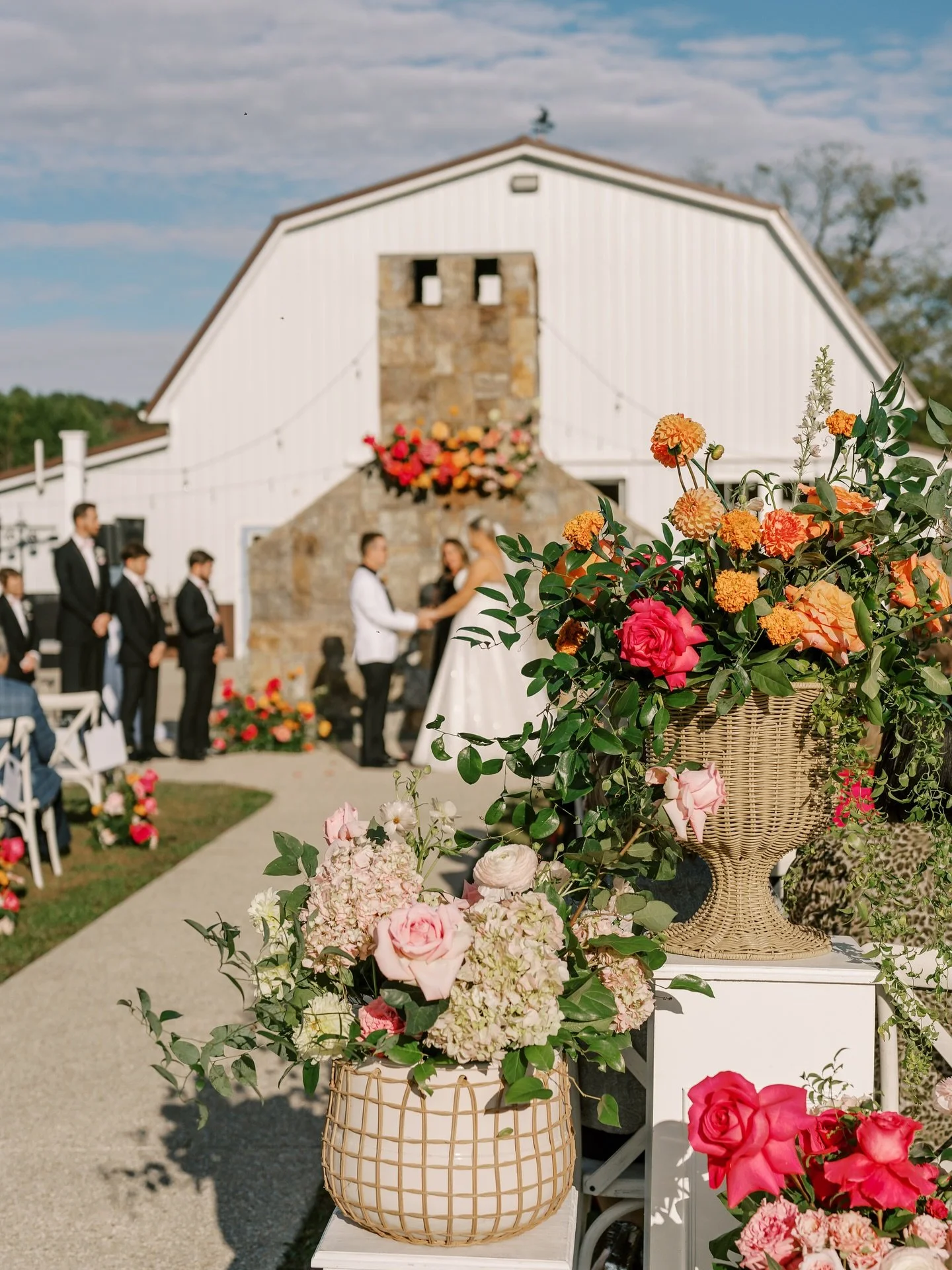 Thinking about the dreamy Sansone Wedding 💭 perfect shades of pink and orange 

Congratulations to the lovely couple! We wish you all the best and so honored to be a part of your special day 

Celebrate your special day with us on the farm 🌿 Our re