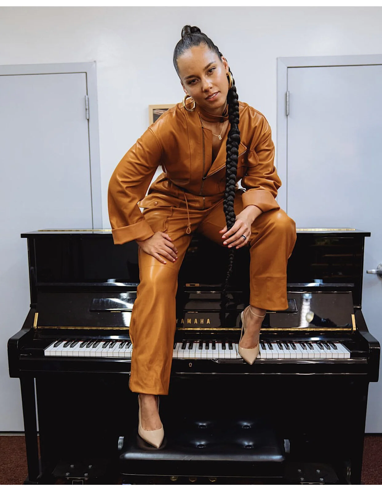 Alicia Keys in Salvatore Ferragamo for Jimmy Kimmel appearance 