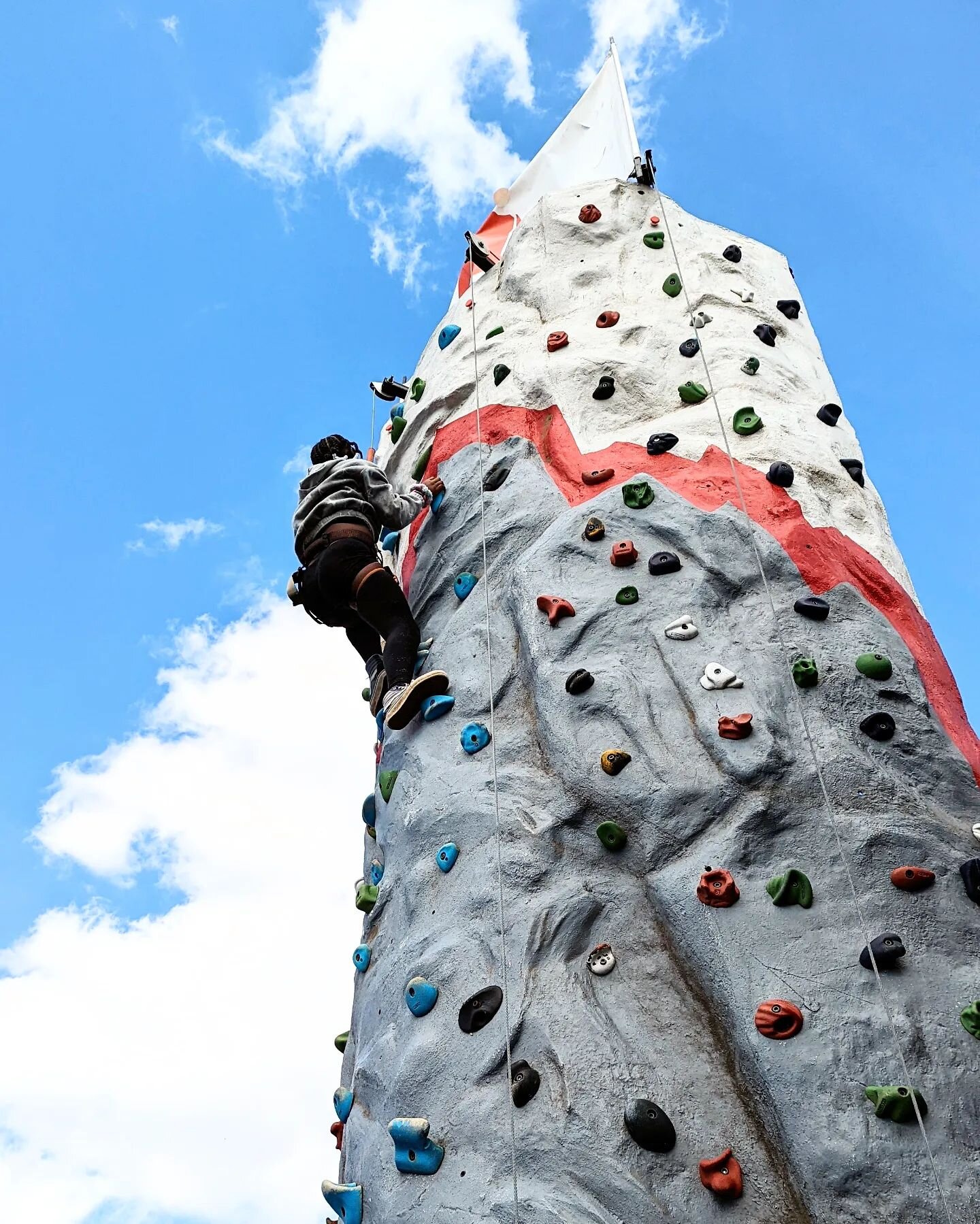What are you doing this weekend? Just chilling or searching for adventure? We're gearing up for our fall season, and we'll try to sneak in a little bit of climbing if we can. Those temps are going to drop soon and then it will be time to go climb! Ha
