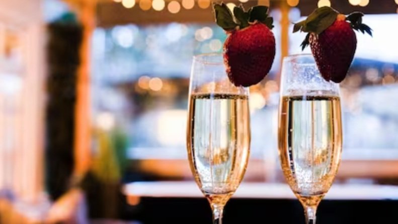 Champagne+and+strawberries...+what+more+could+you+want%3F+.jpg