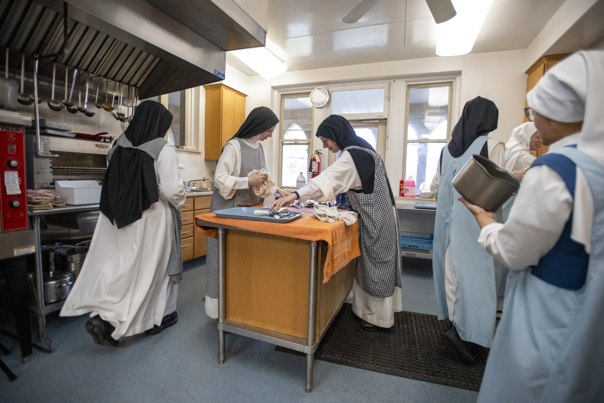 4 Sisters prepare a meal together.jpg