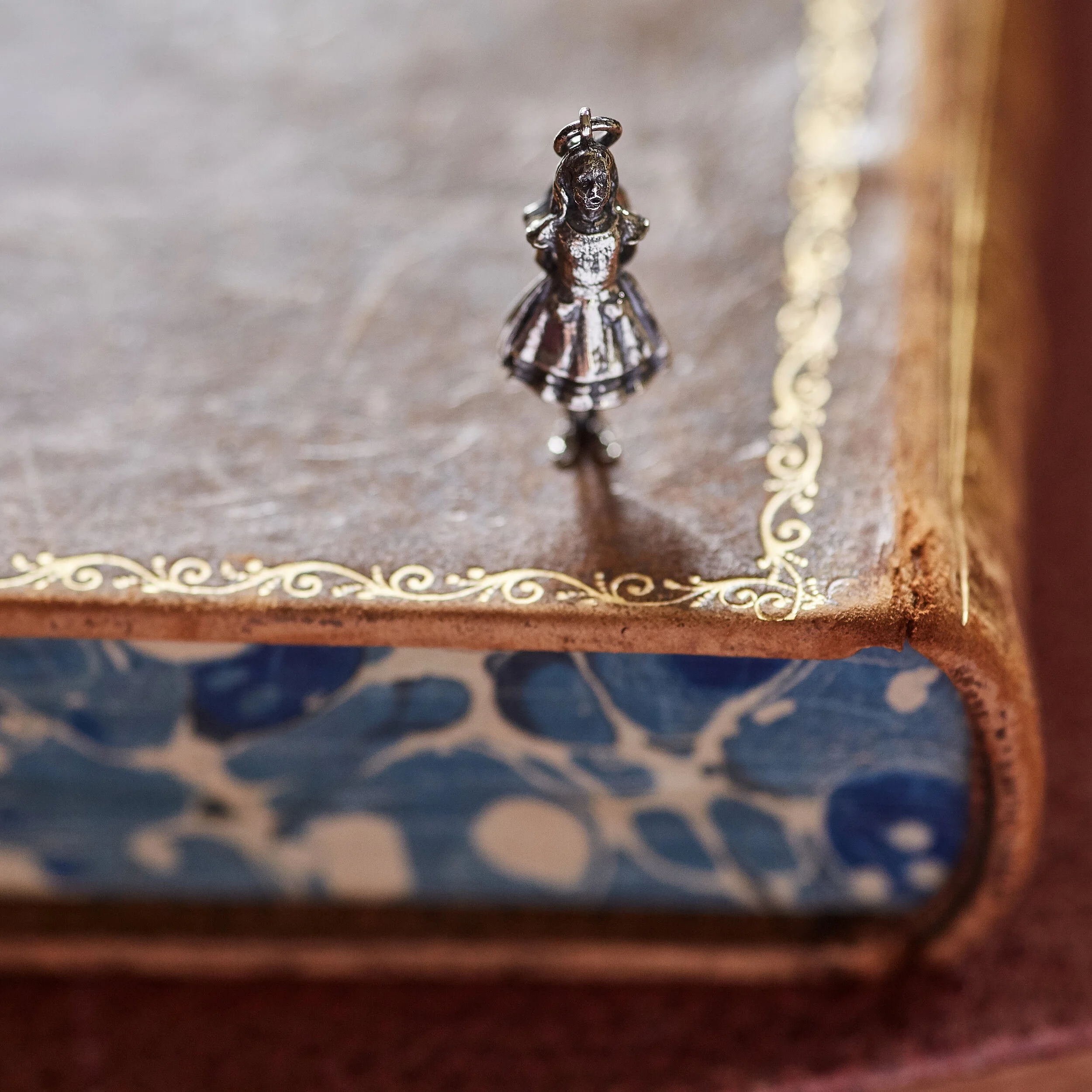 Alice Charm