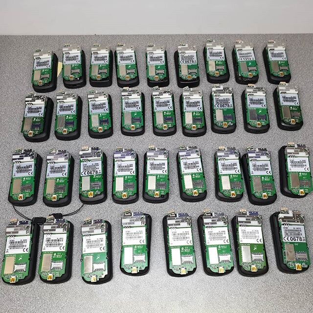A lovely batch of 35 handsets completed within 24 hours for our corporate client.

#happyfones #techrepairs #bedford #uk #corporate #repair #repaired #logicboard #microsoldering #b2b #happyclient #happycustomer