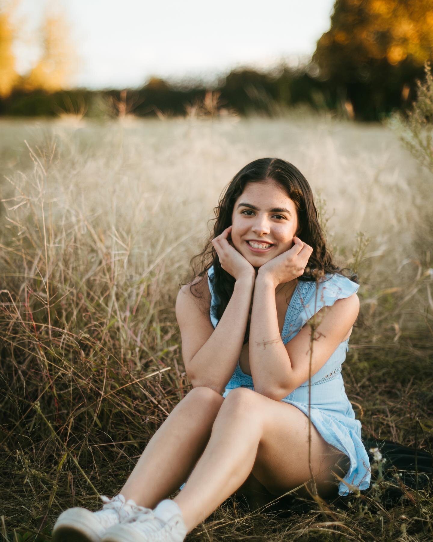 Mihika and golden hour! 🌅she brought her little puppy, so I of course had to get photos of them together! 

#classof2024