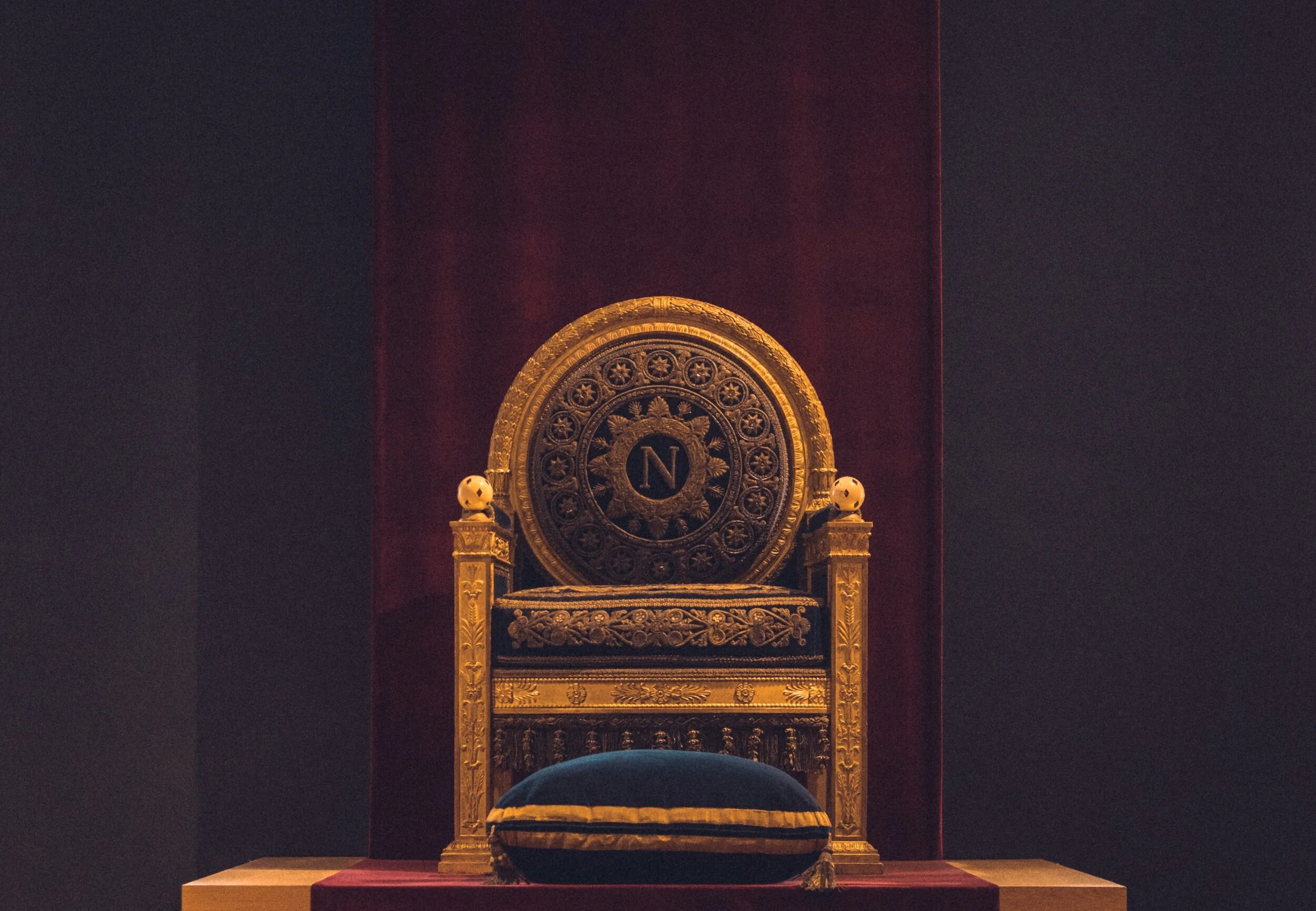 Carry the Throne — Epic Hip-Hop