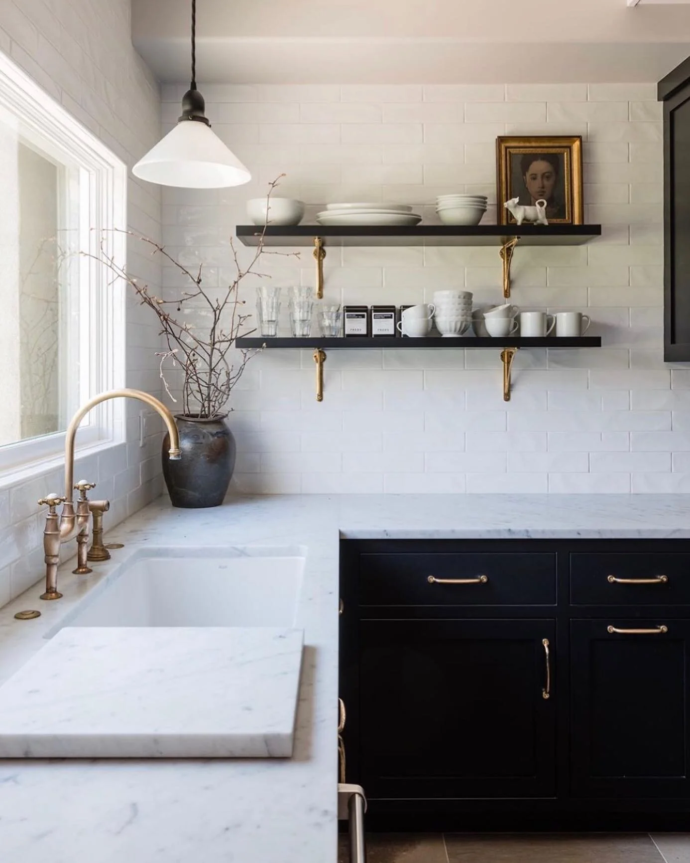 Stone and tile combo supreme! 🙌@blairdesignandinteriors | @stephaniecrusso