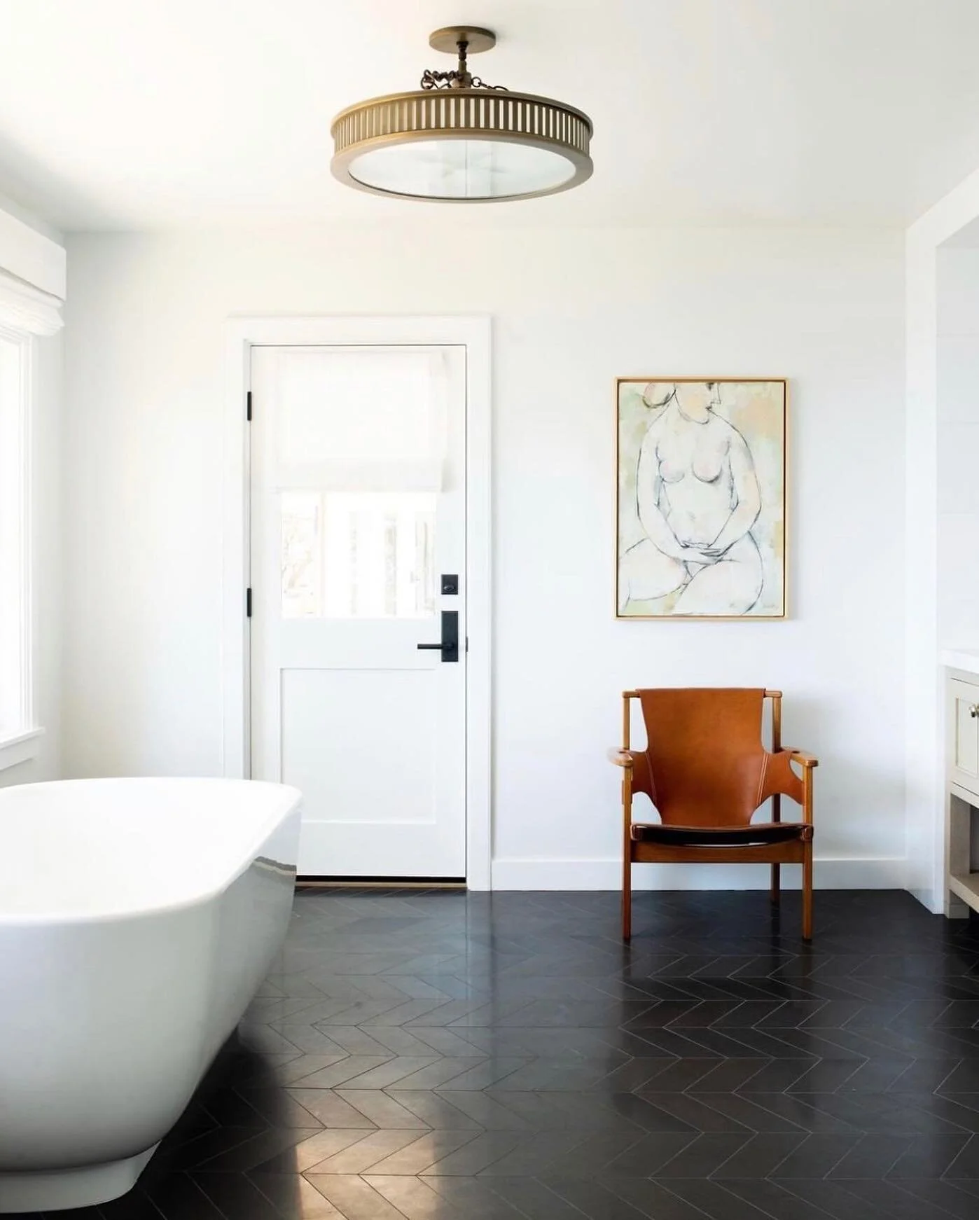 A minimal and refined bath by @wendyworddesign | @laurenpressey