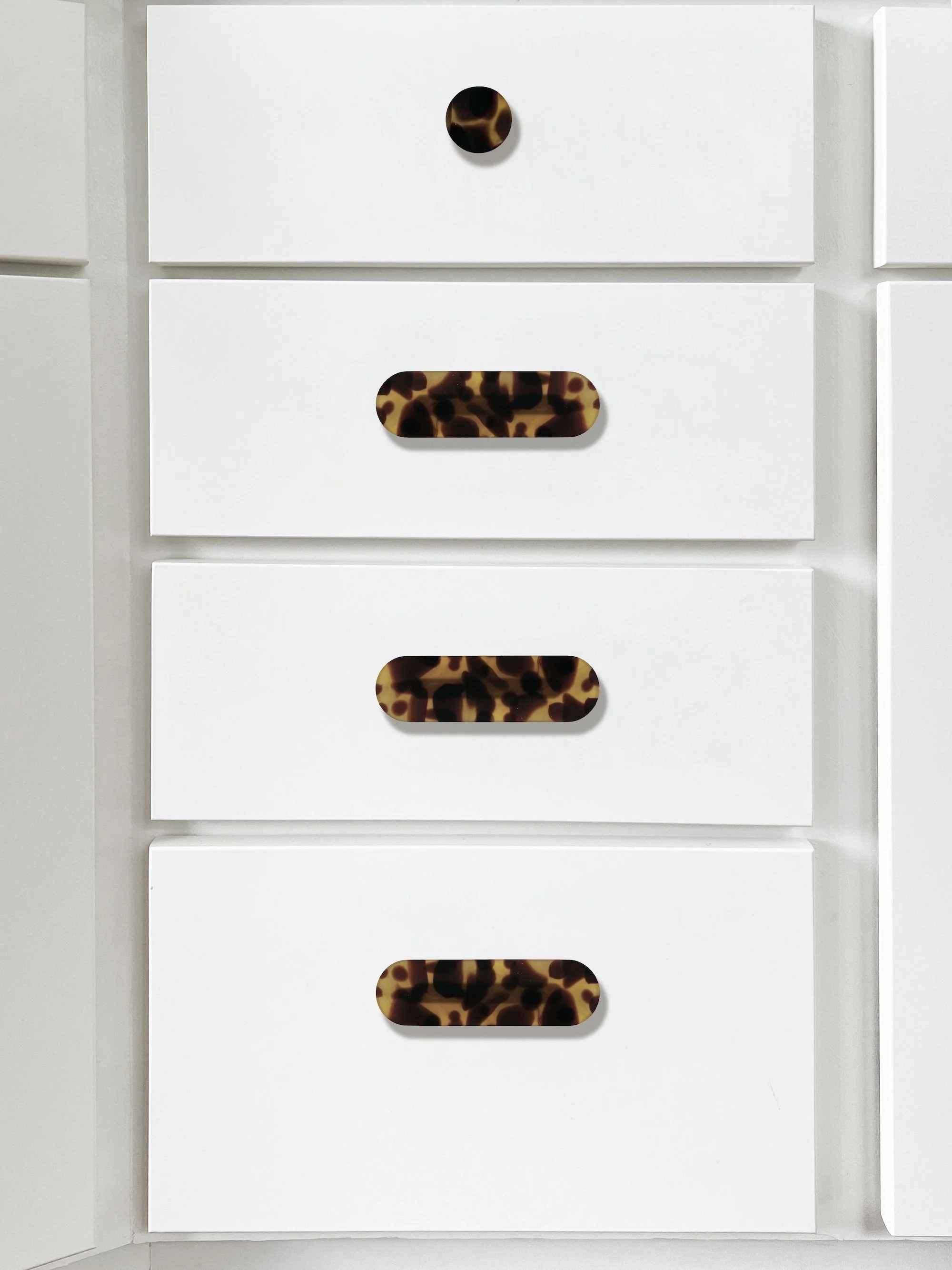 Tortoise_White Kitchen Drawers_Pill_web.jpg