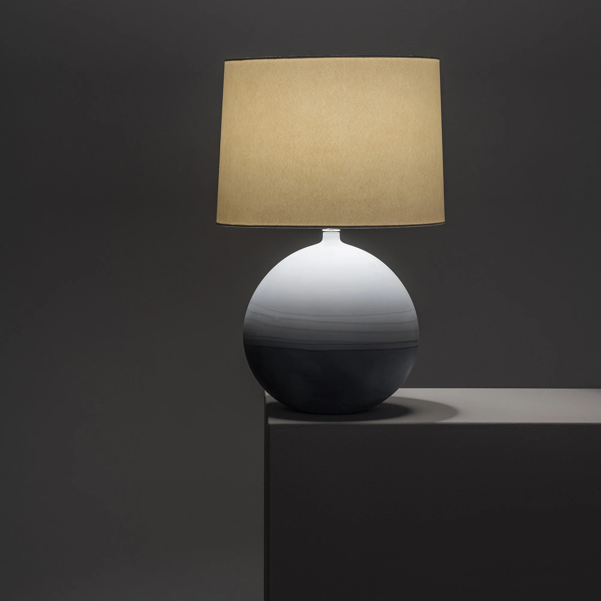 Landscape Lamp_Large_Grey_Enviromental_2_web.jpg
