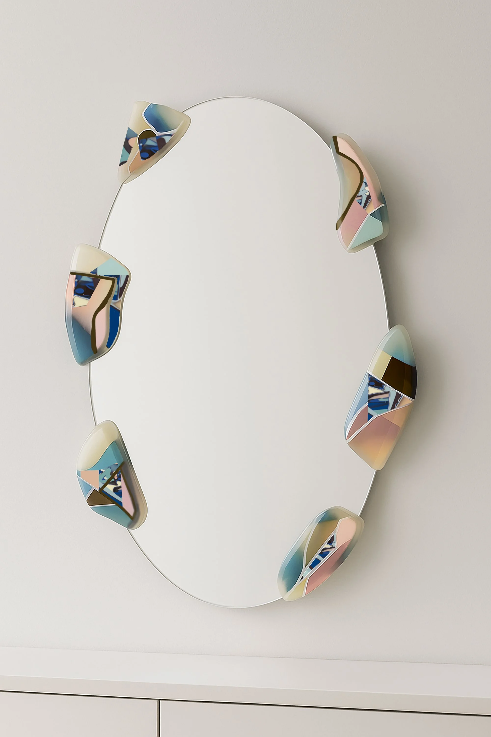 Eon Mirror in Mollusk