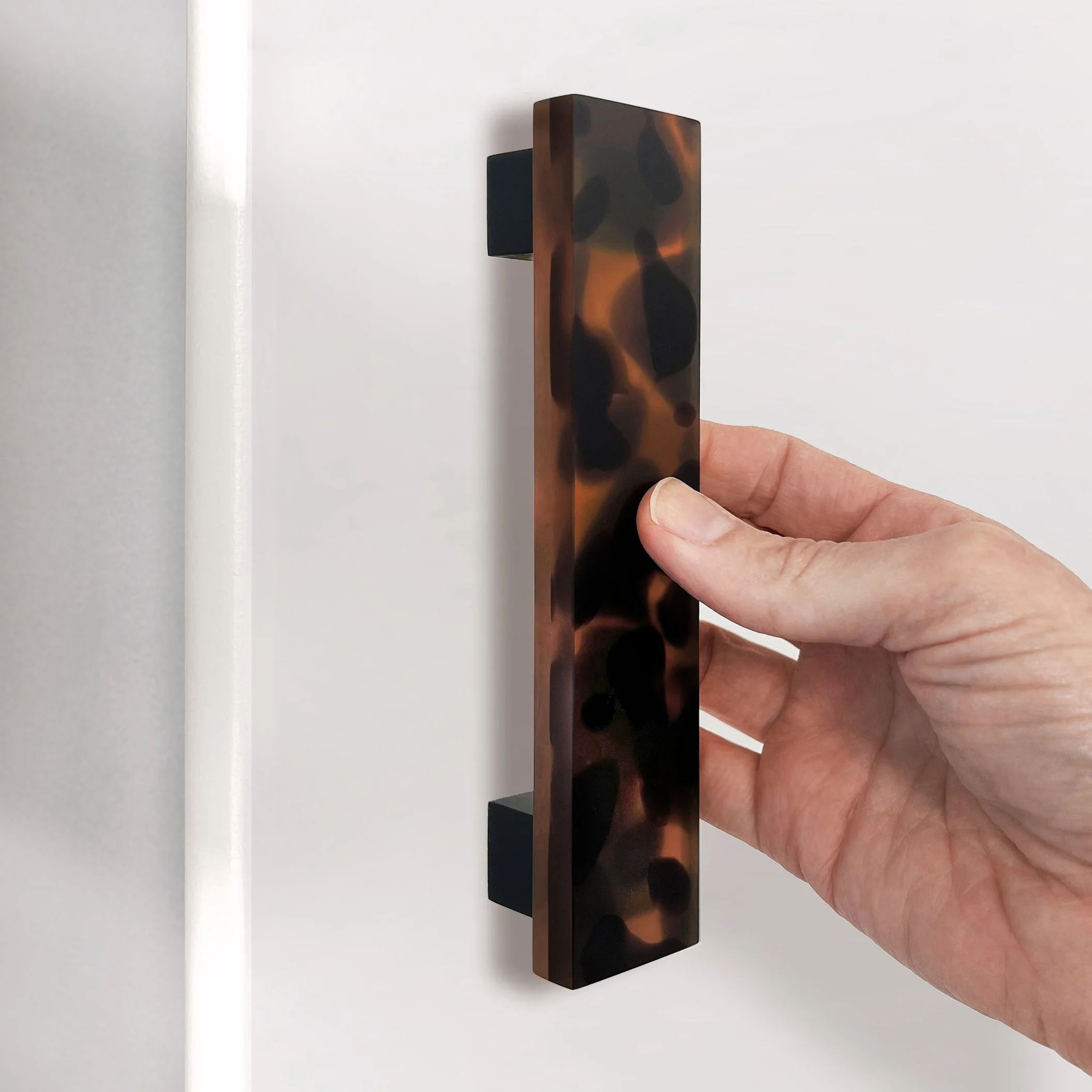 Tortoise_6x1.25_Handle_Environmental_2 copy.jpg