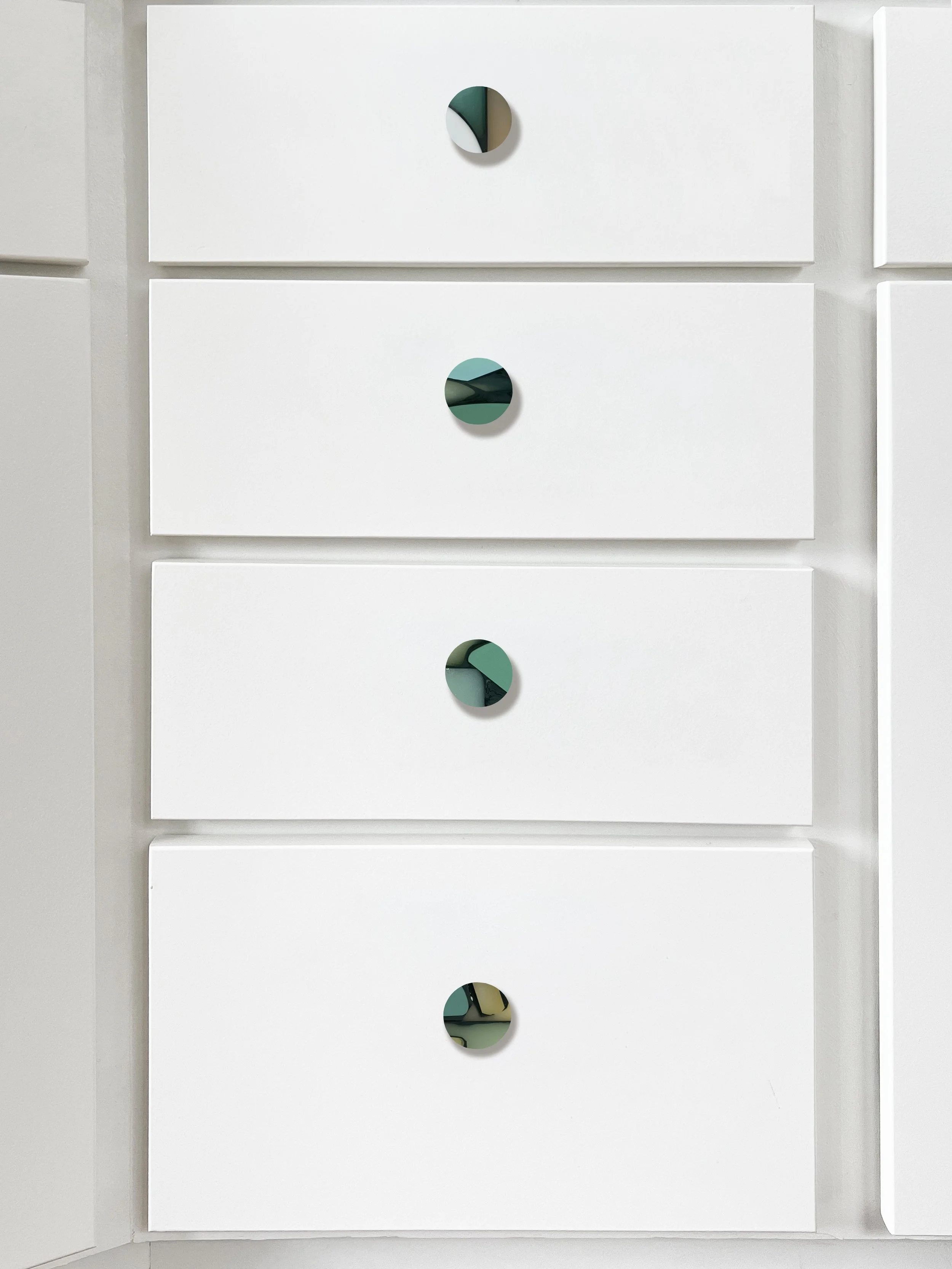 White Kitchen Drawers_Circle_Marlin_HR.jpg