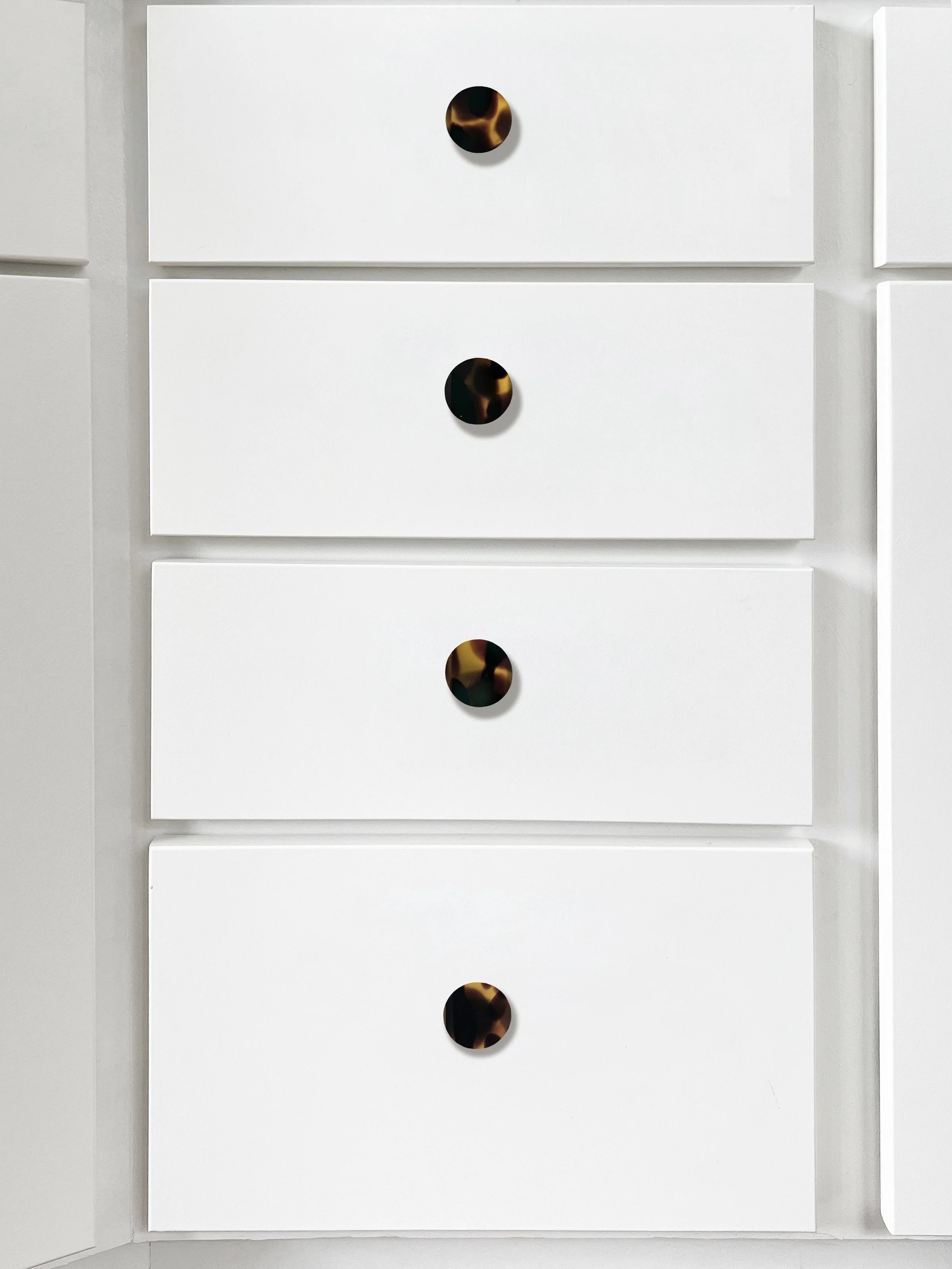 White+Kitchen+Drawers_Circle_Tortoise_1.jpg