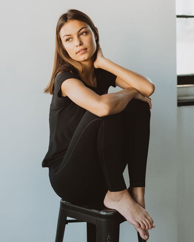 COMFORT + STYLE⁠
⁠
Our high-waist, medium compression pants are PERFECT for lounging around, working out, or our personal post #covid life favorite: Travel!⁠
⁠
100% of the profits go towards social programs for factor workers in Haiti! So you can fee