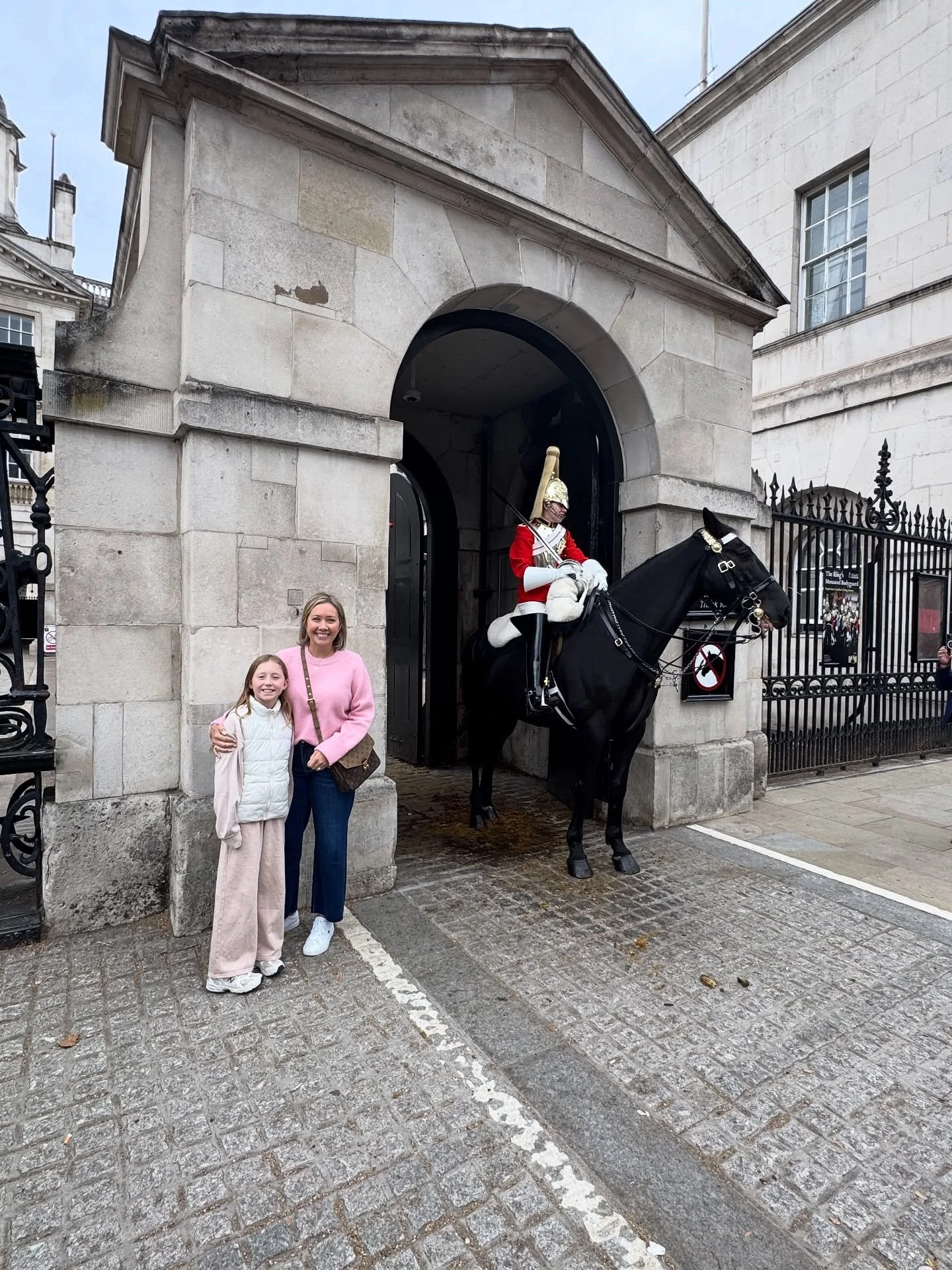 Highlights from London 💂🏼🇬🇧

#londonengland #familytrip #makingmemories #burlingtonagent #oakvilleagent #andreamcdonaldhomes #mcdgroup