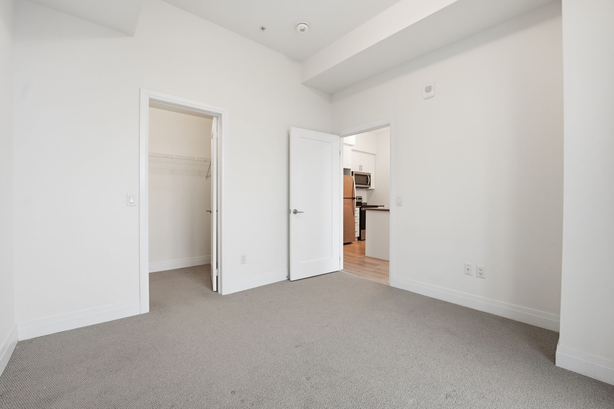 20-web-or-mls-642_-_16_Condord_Place_Grimsby_014.jpg