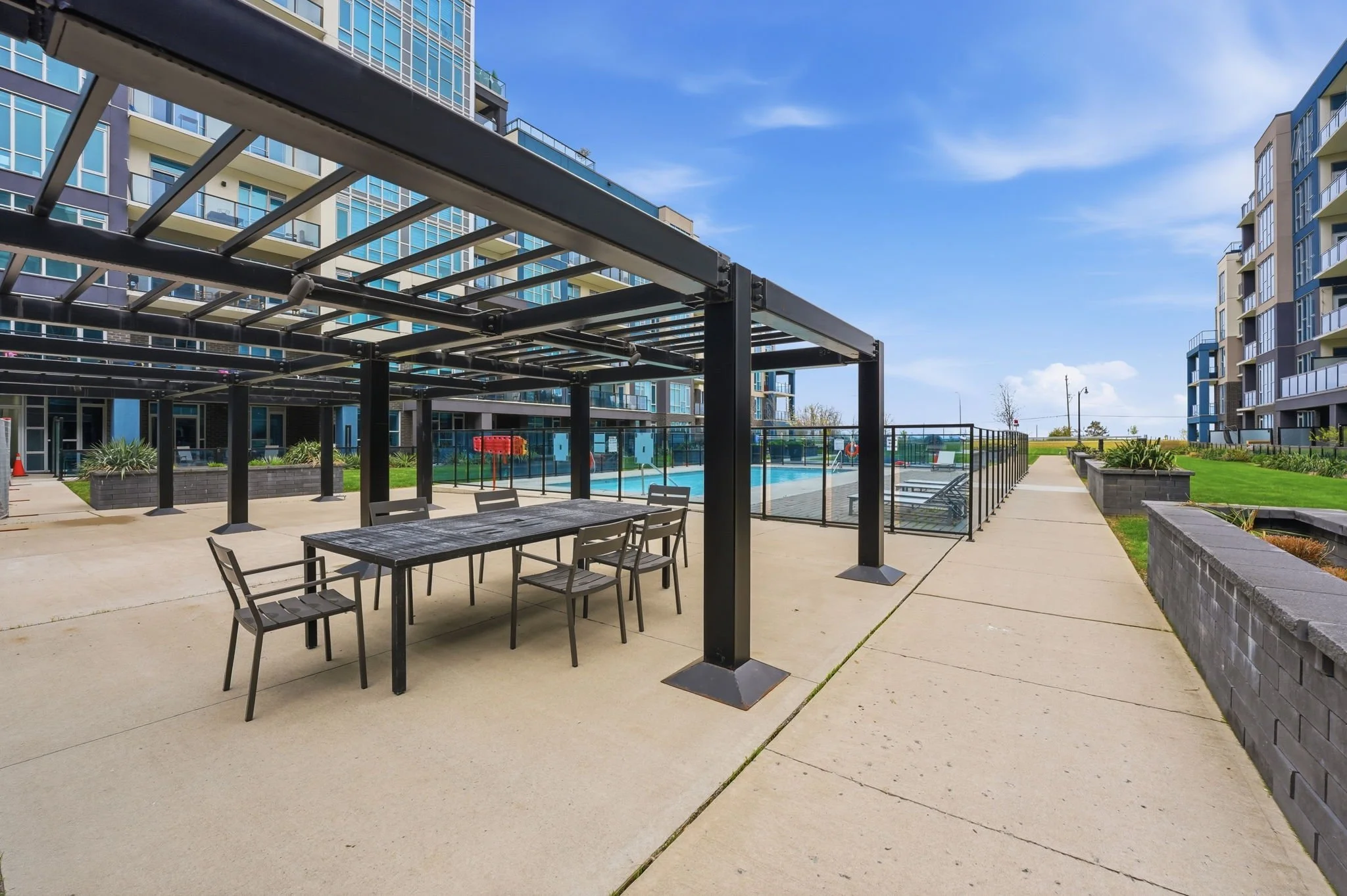 28-web-or-mls-642_-_16_Condord_Place_Grimsby_026.jpg