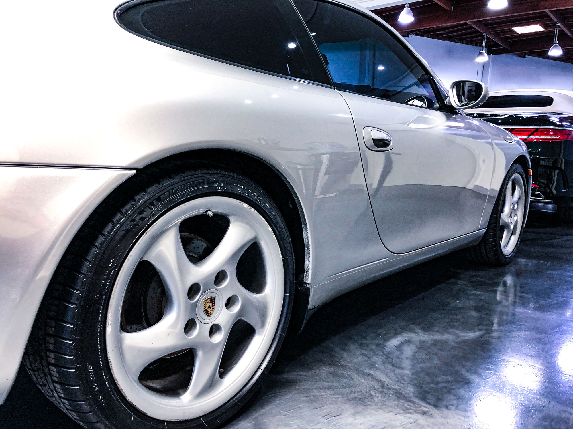 Arctic-Silver-Metallic-Porsche-911-1.jpg