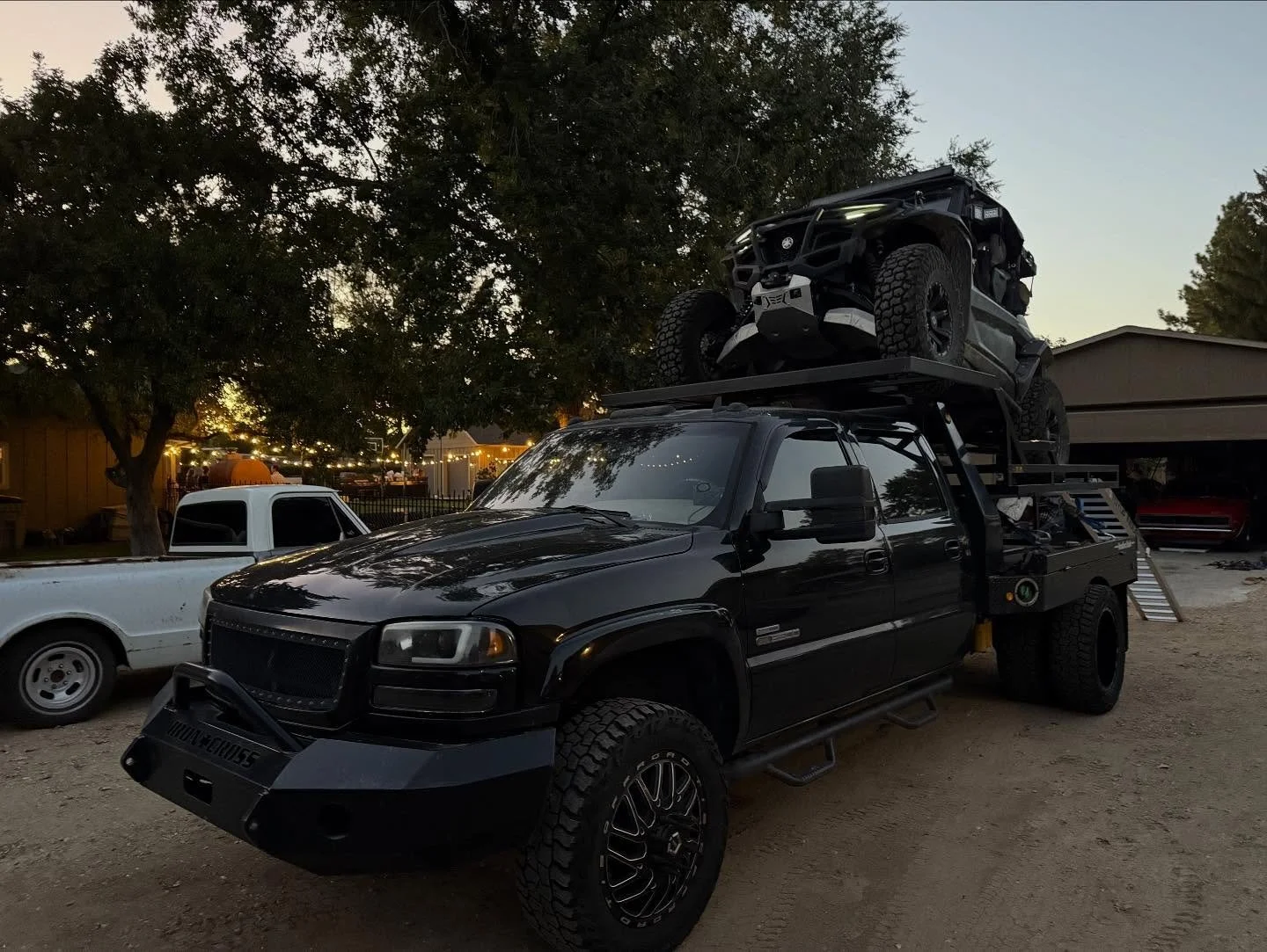Let me introduce you to the #toyupindustries #caboverutvdeck customized for a flatbed🤩 we actually do quite a few of these👌🏼 hit us up for all your #truckdeck needs🍻 #toyupcrew🇺🇸
