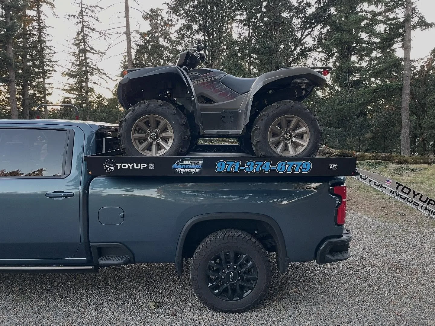 The #toyupindustries longbed #atvdeck with the custom wrapped side panel option😎 the atv deck is available in both short bed 7&rsquo; version, and long bed 8&rsquo; version #toyupcrew🇺🇸 #truckdeck