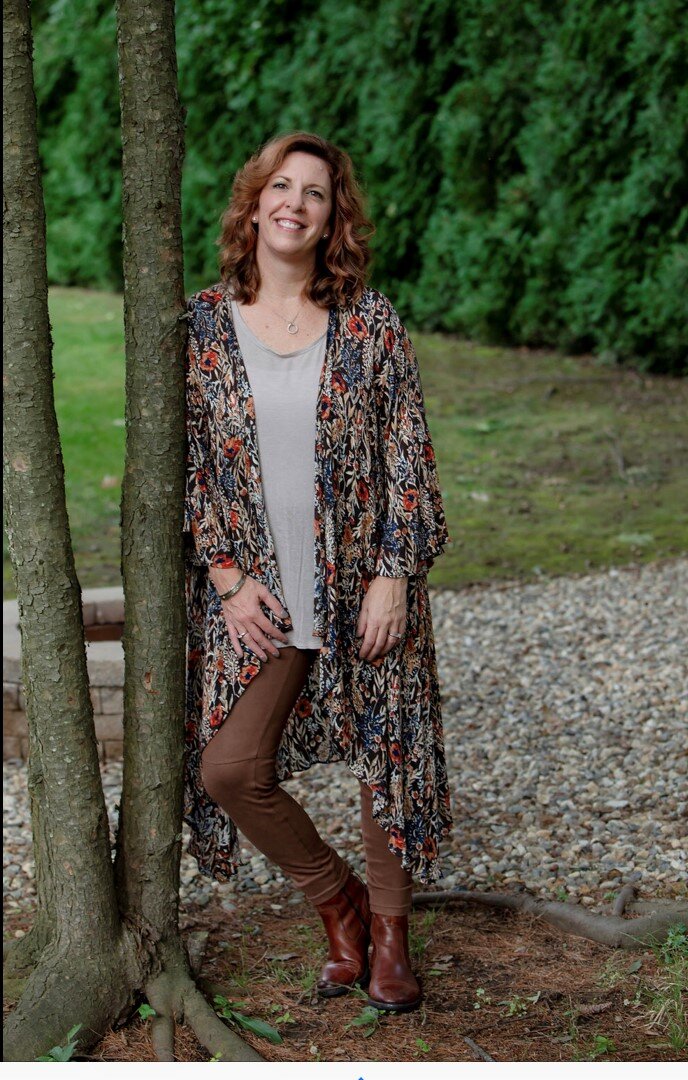 Debra Gansenberg headshot2.jpg