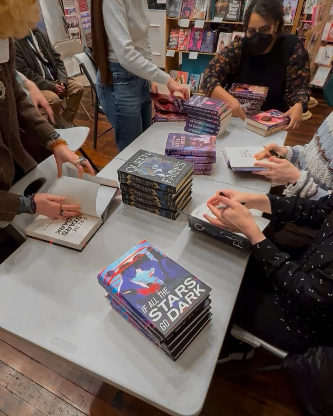 BOOK TOUR RECAP ★,&rsquo;-

I had SO MUCH FUN on book tour with @petralordauthor, @alechiadow and @carolineboninauthor. Truly, this experience went above and beyond my expectations, from the kindness of our bookstore hosts (the gifts!!), to the hard 