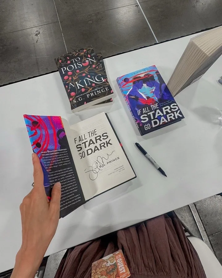 That&rsquo;s a wrap! Three panels and six book signings later, I can officially say I&rsquo;m full :))) Thank you @phoenixfanfusion for having me, it was wonderful to talk about our craft and meet readers &amp; fellow authors alike!