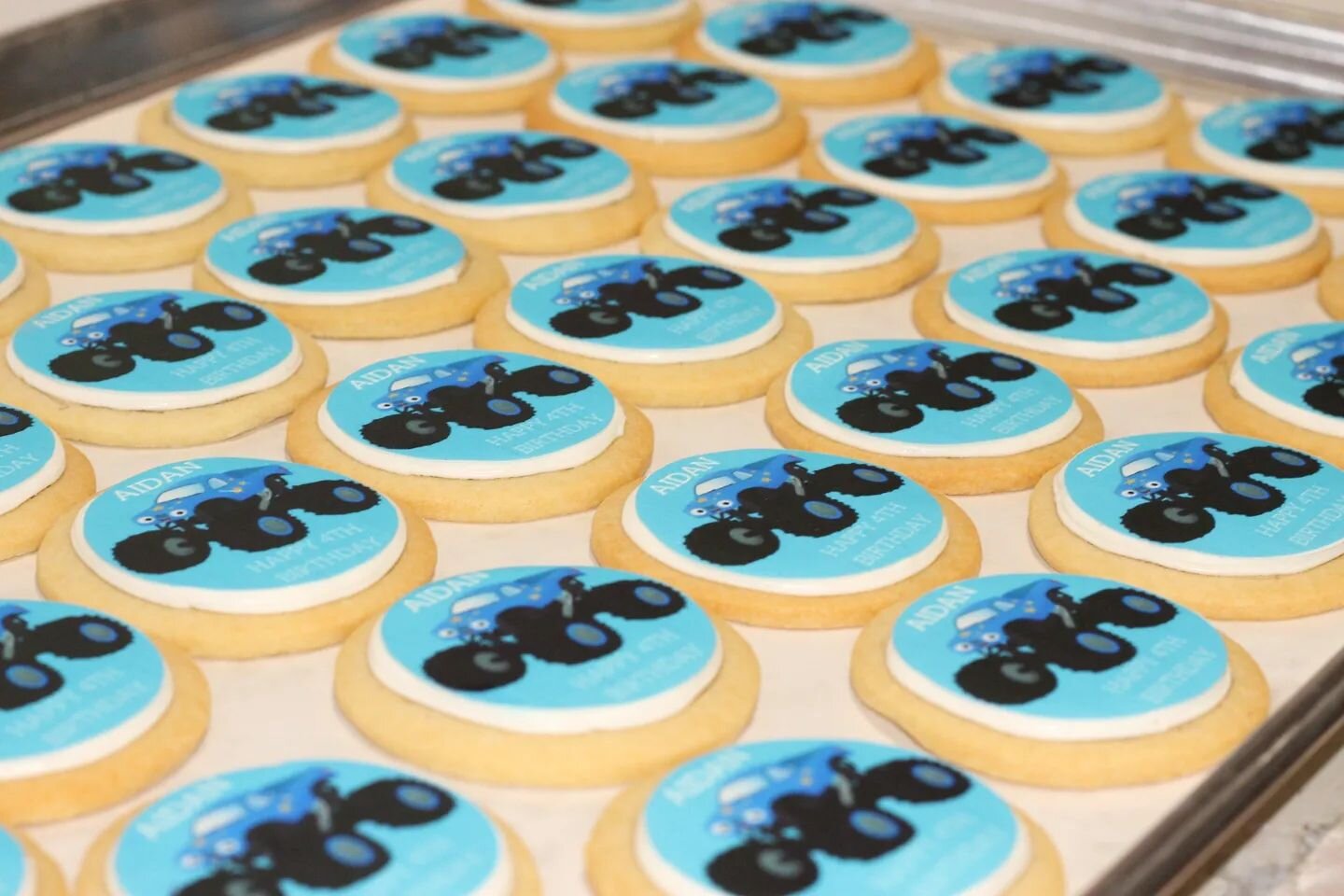 Who doesn't like rows and rows of sugar cookies for their birthday? Add a blue monster truck and we will have a smashing good time with lots of Pun!! 

Okay Okay, no more jokes.  Happy Birthday!!!! 

#puns #dadjoke #baker #jupiterflorida #jupiterfarm