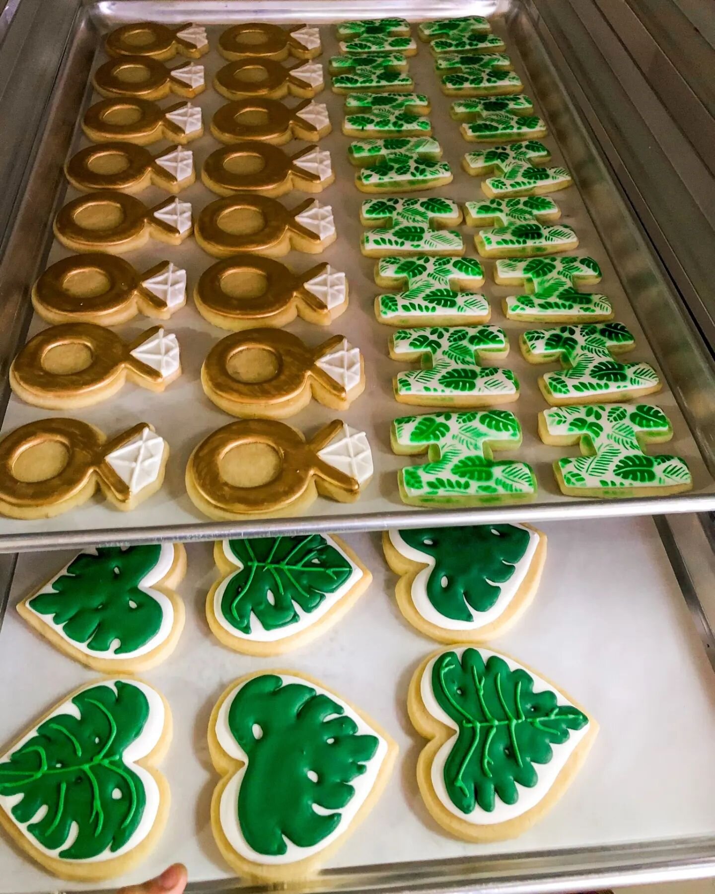 Cookies on Cookies on Cookies.  No matter what the occasion, there is nothing like a good sweet Sugar cookie topped with royal icing.  Whatever your vision is, we can create it! 

#Cookies #jupiterbakers  #jupiterfarms #jupiter #southflorida #bakerso
