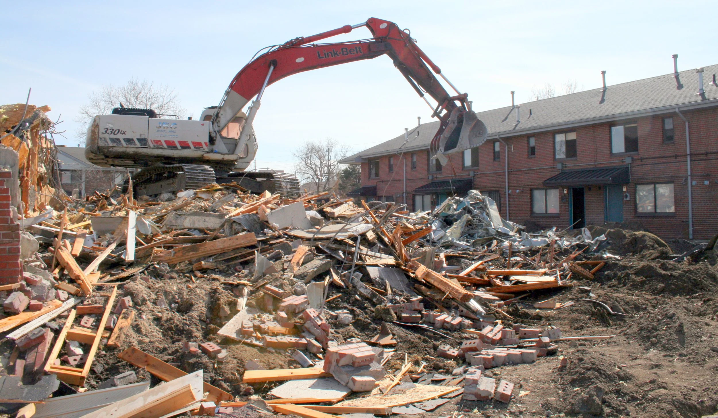 What Is Construction and Demolition Waste? A Breakdown by Material Type