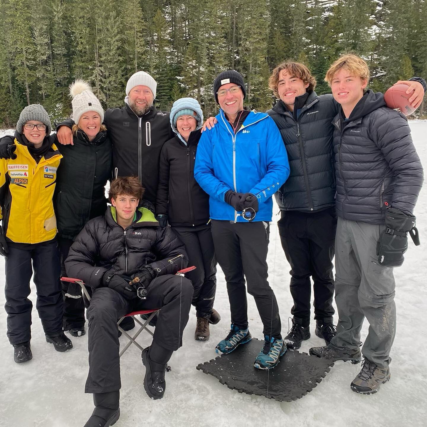 Fun afternoon out on the hard water with this group of Aussie 🇦🇺 . Everyone caught their first fish ice fishing, what a fun time. Thanks for the help @johnnyswildoutdoors #fishing #icefish #hardwaterfishing #hardwater #makingmemories #winteractivit