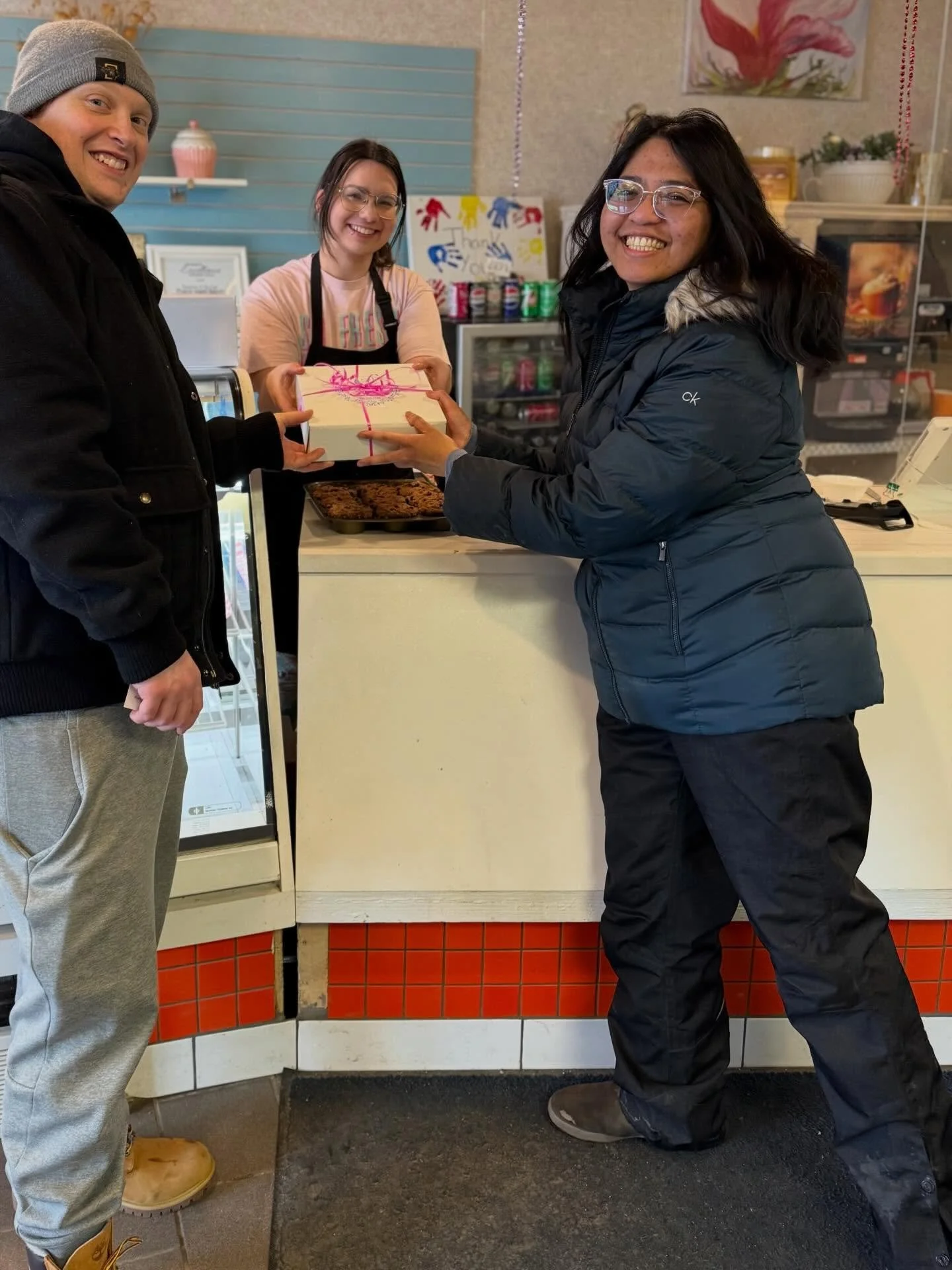 💝 G I V E A W A Y 💝 
Winner from Facebook Entry Cassandra &amp; Kyle Touet Congratulations!  Thank you to everyone that entered and for sharing why your Galentine/Valentine was so special and deserving 🥰

That time of year again to do a Small Town