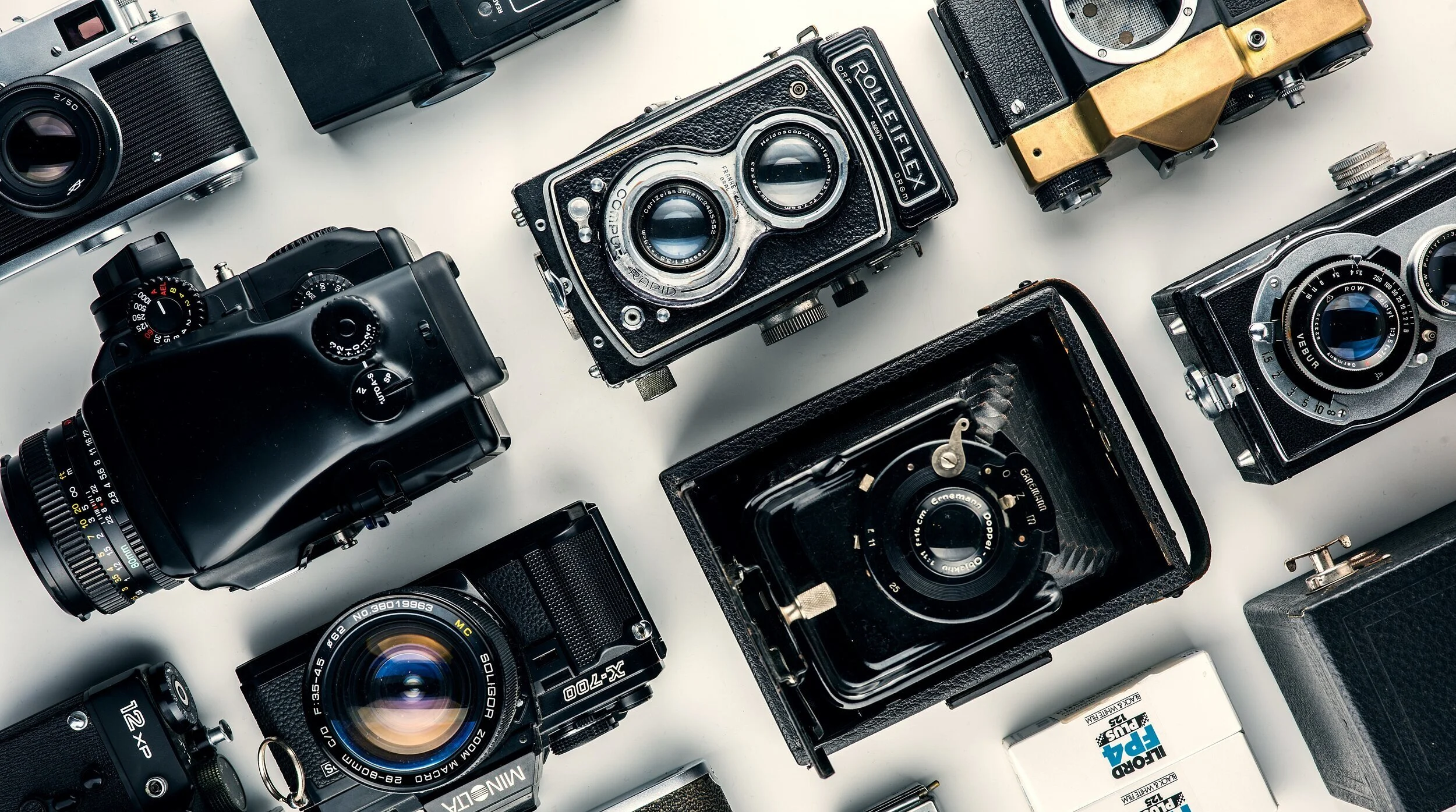 assorted-black-and-gray-cameras-1983038.jpg